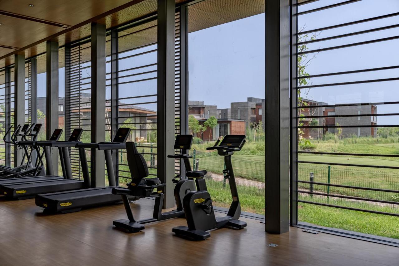 Mysa Zinc Journey By The Fern, Nani Devati Hotel Sanand Exterior photo